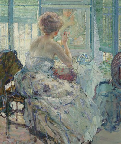 Mulher na sua cabeleireira com brincos de argola - Richard Edward Miller