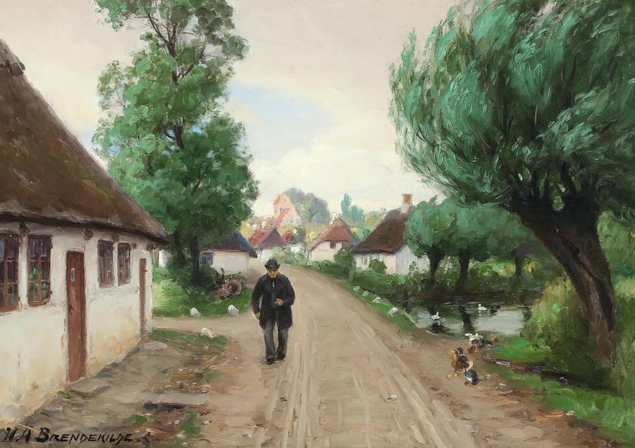 Rua da aldeia com homem e patos à beira do lago. - H. A. Brendekilde